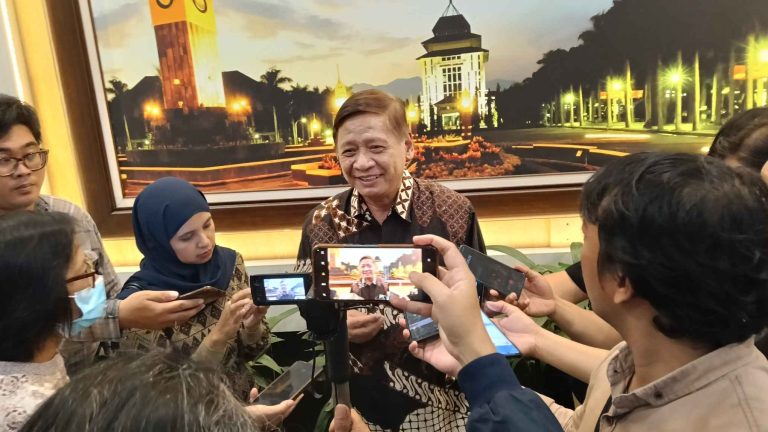 high-unemployment-of-college-graduates-time-to-build-innovation-based-industry